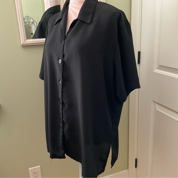 BLACK FRONT BUTTON BLOUSE, SIZE L - Picture 4 of 7